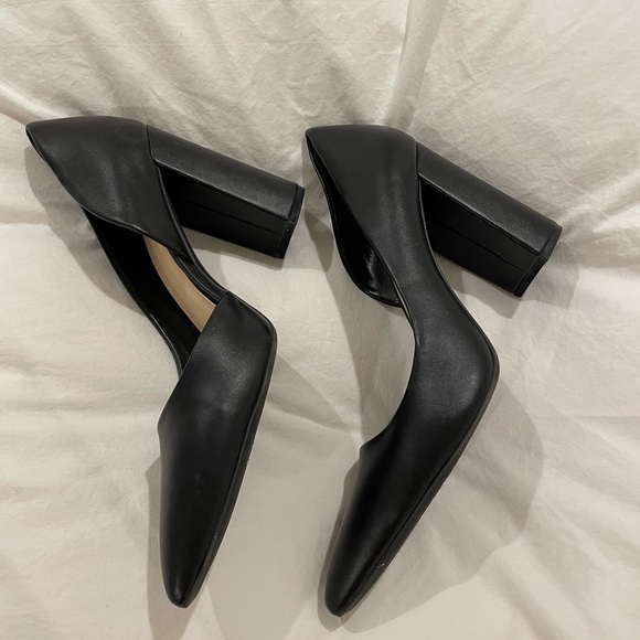 Black thick heeled pump - Picture 4 of 4